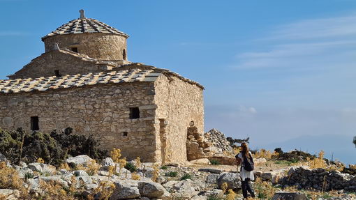 Apeiranthos to Agia Kyriaki Church (9 AD)